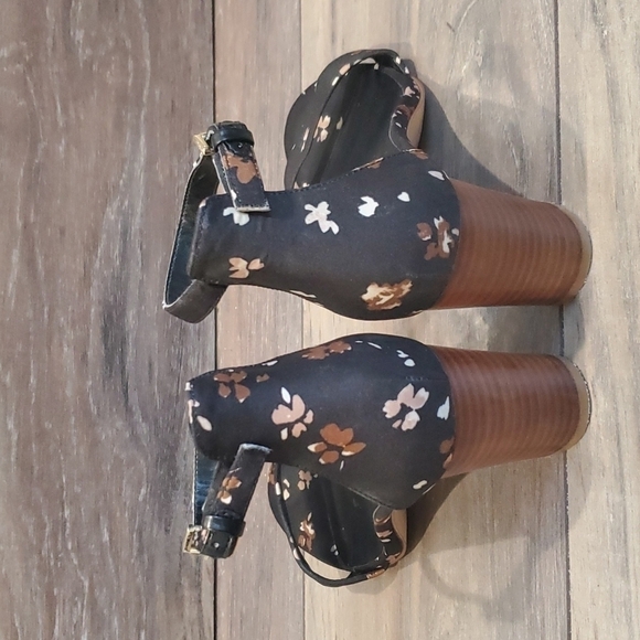 Nine West Ankle Strap Block Heels Two Strap Open Toe Black Sz 7.5M - Picture 6 of 12